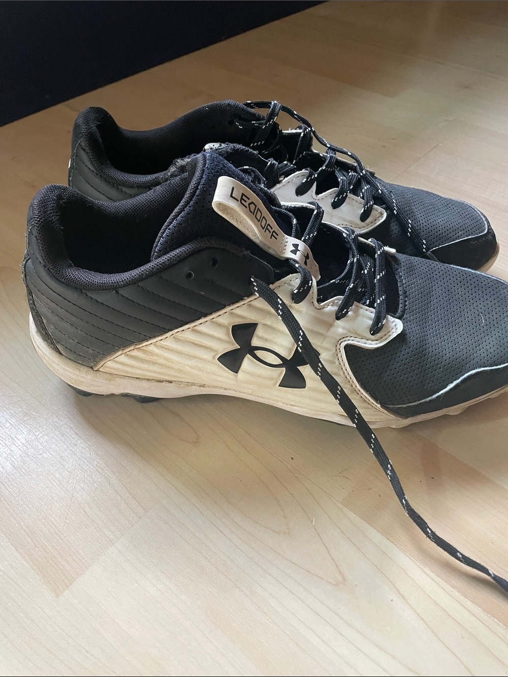 Under Armour Leadoff Mens Baseball Cleats